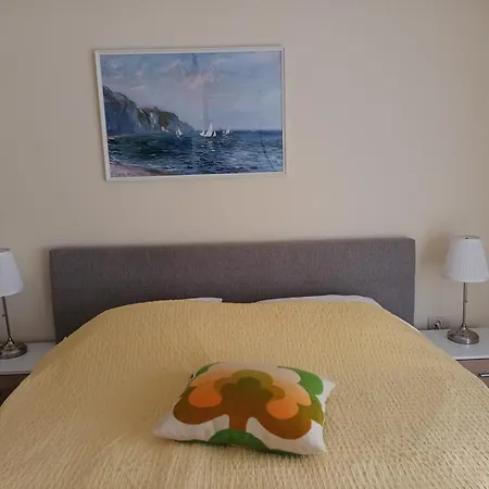 Orange *
