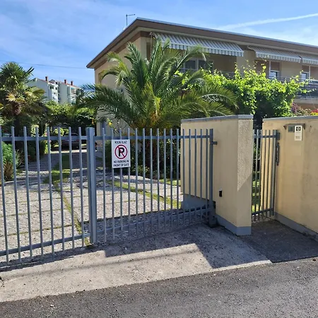 Orange Апартаменты Ловран